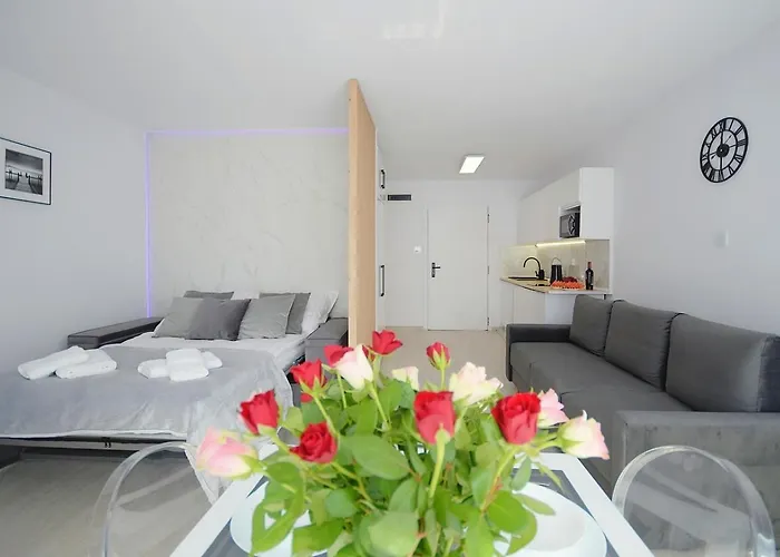 아파트 Kasprowicza 350m Do Morza 코워브제크