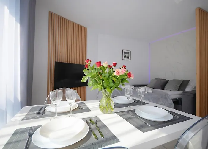 아파트 Kasprowicza 350m Do Morza 코워브제크